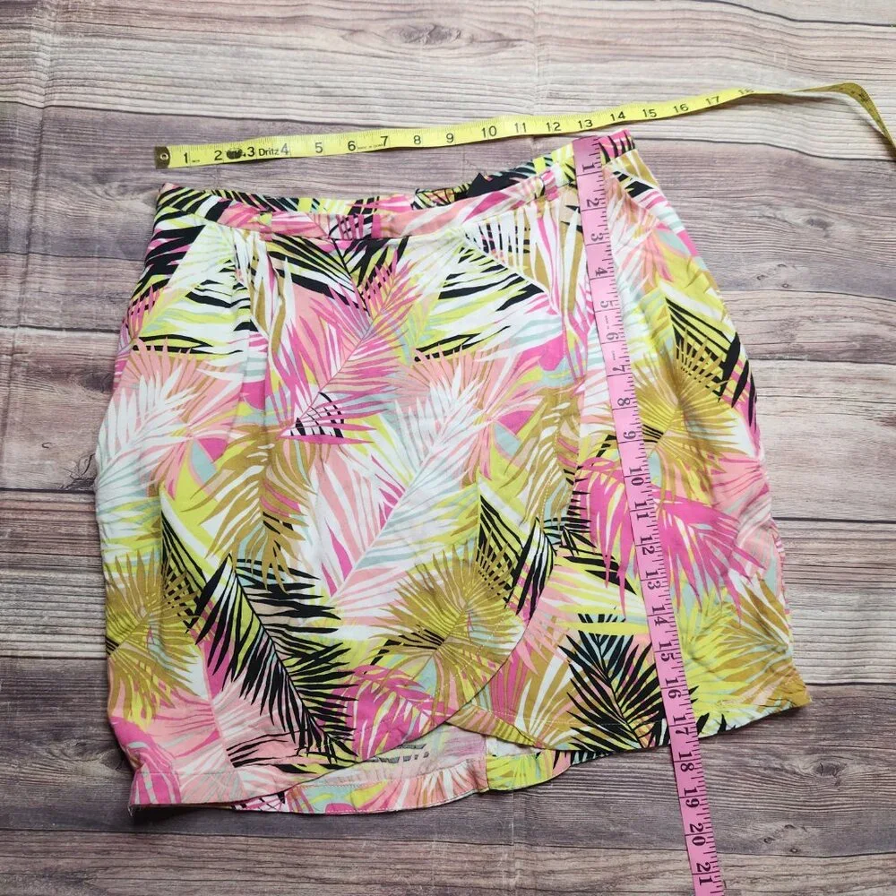 5/$15 H&M Tropical Pink Green Wrap Lightweight Skirt
